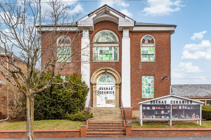 1160 Chestnut St, Kulpmont, PA à vendre - Photo de l’immeuble – Image 1 sur 27