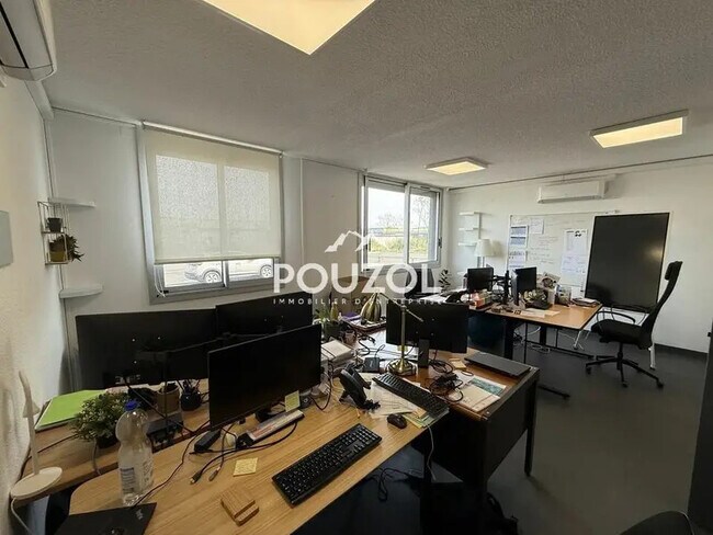 Plus de détails pour Bureau à louer