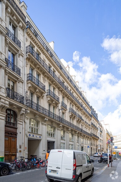 65-67 Rue De La Victoire, Paris à louer - Photo de l’immeuble – Image 2 sur 2