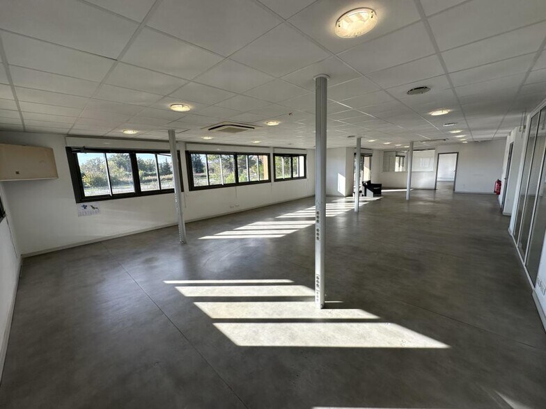 Local commercial dans Le Muy à louer - Photo de l’immeuble – Image 1 sur 14