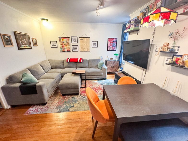 2811 Ditmars Blvd, Astoria, NY à vendre - Photo de l’immeuble – Image 3 sur 11