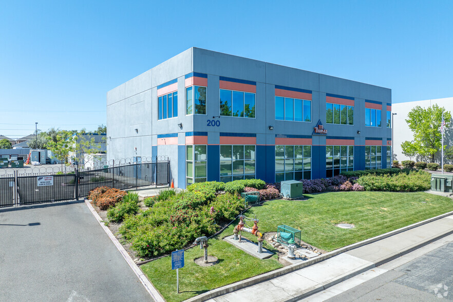 200 Harris Ave, Sacramento, CA à vendre - Photo de l’immeuble – Image 1 sur 11