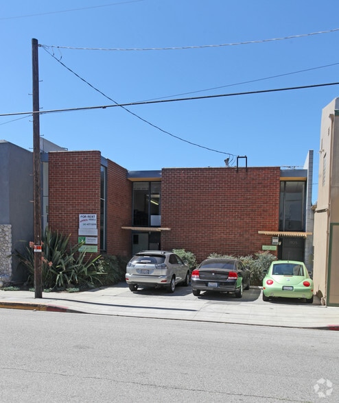 1927 Pontius Ave, Los Angeles, CA à louer - Photo de l’immeuble – Image 2 sur 2