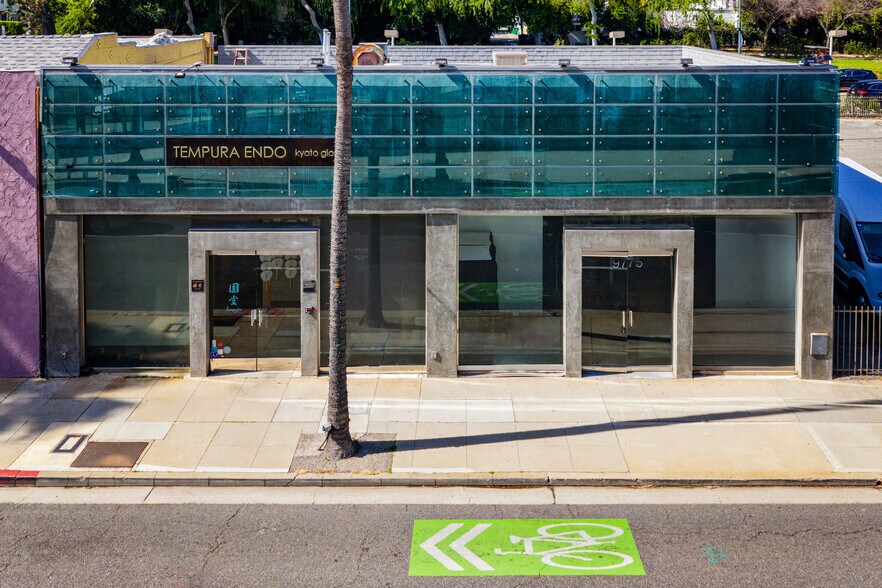 9775 Santa Monica Blvd, Beverly Hills, CA à vendre - Photo de l’immeuble – Image 3 sur 8