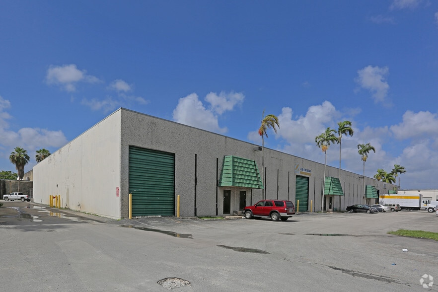 7000-7042 NW 46th St, Miami, FL à louer - Photo principale – Image 1 sur 7