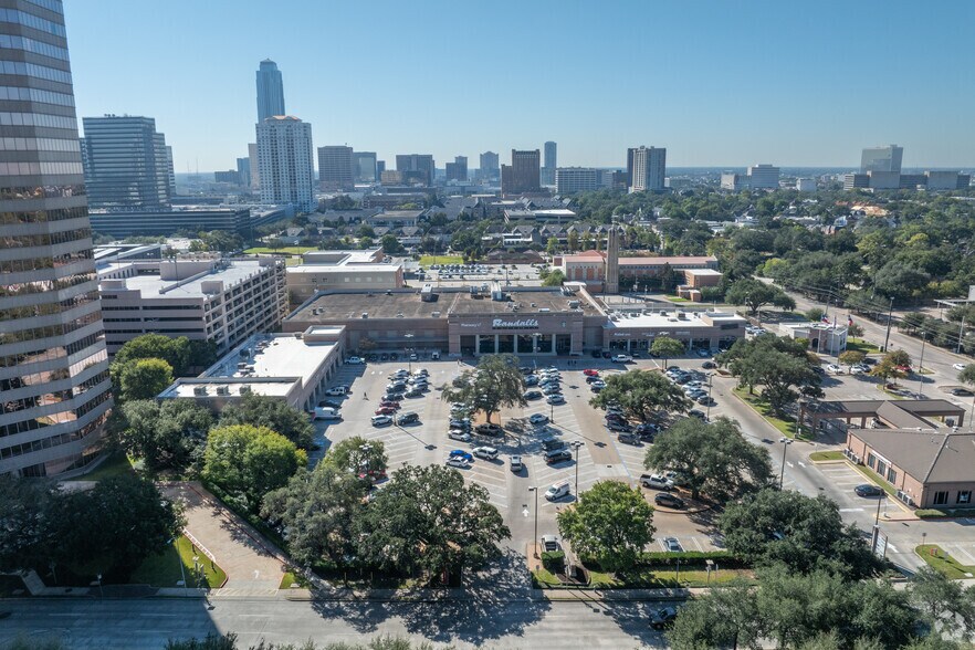 5161 San Felipe St, Houston, TX à louer - Photo de l’immeuble – Image 2 sur 13