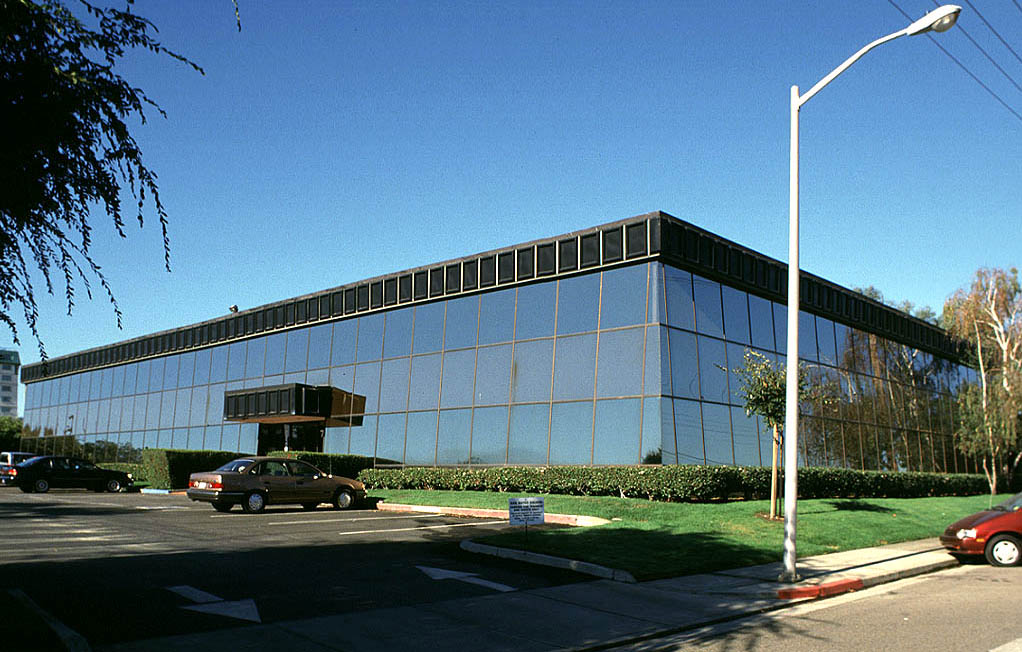 800 S Claremont St, San Mateo, CA à louer Photo principale– Image 1 sur 7