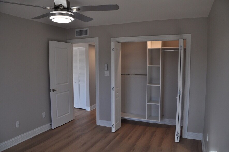 1142 Camellia Dr, Munster, IN à vendre - Photo intérieure – Image 3 sur 12