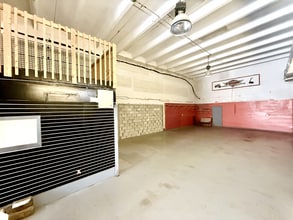 6405-6447 NW 82nd Ave, Miami, FL à louer Photo intérieure– Image 1 sur 4