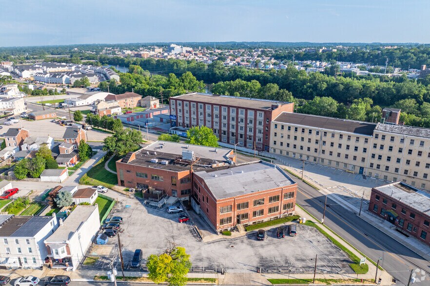 408 E 4th St, Bridgeport, PA à louer - Aérien – Image 1 sur 21