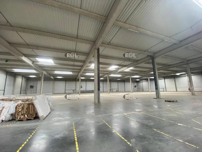 Industriel/Logistique dans Bussy-Saint-Georges à louer - Photo de l’immeuble – Image 1 sur 7