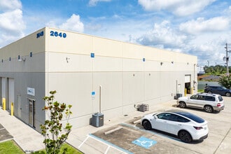 2601-2609 Causeway Center Dr, Tampa, FL à louer Photo de l’immeuble– Image 1 sur 15
