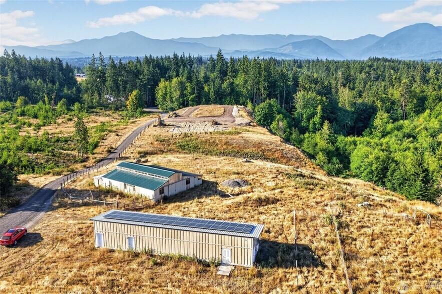 1002 Lemmon Rd, Port Angeles, WA à vendre - Photo de l’immeuble – Image 1 sur 27