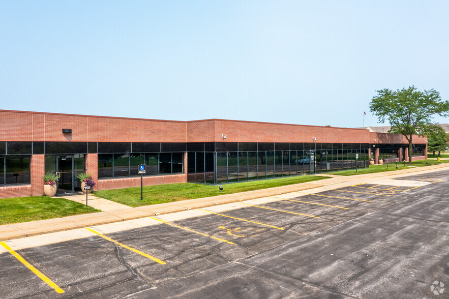 7601 Office Plaza Dr N, West Des Moines, IA à louer - Photo de l’immeuble – Image 1 sur 5