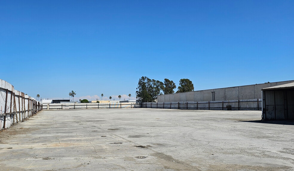 15414 S Figueroa St, Gardena, CA à louer - Photo de l’immeuble – Image 2 sur 4