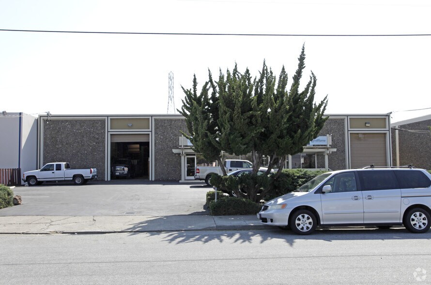 14529-14531 Griffith St, San Leandro, CA à louer - Photo de l’immeuble – Image 2 sur 2
