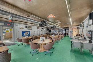 Plus de détails pour 518 N Harrison St, Alexandria, IN - Local commercial à louer