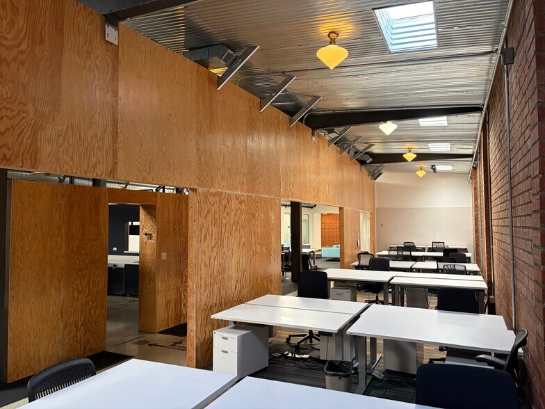 248 Main St, Venice, CA à louer - Photo de l’immeuble – Image 3 sur 12