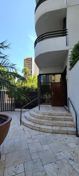 151 SE 15th Rd, Miami, FL à vendre - Photo principale – Image 1 sur 33