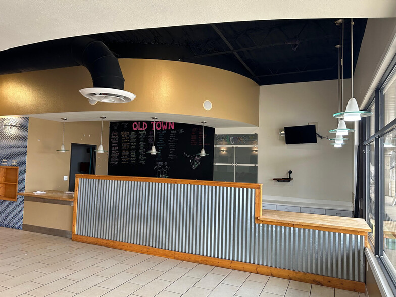 1220 North St, Nacogdoches, TX à louer - Photo de l’immeuble – Image 3 sur 16