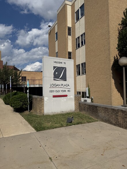 5201 Old York Rd, Philadelphia, PA à louer - Photo de l’immeuble – Image 2 sur 7