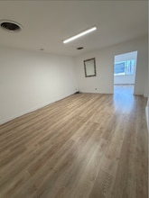 910 S Barrington Ave, Los Angeles, CA à louer Photo intérieure– Image 2 sur 5