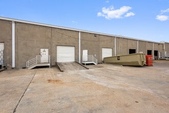 2600 McHale Ct, Austin, TX à louer Photo de l’immeuble– Image 2 sur 8