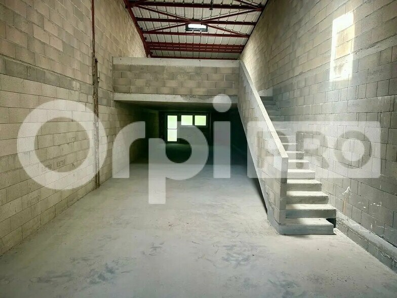 Local d'activités dans Saint-Chéron à vendre - Photo de l’immeuble – Image 1 sur 6