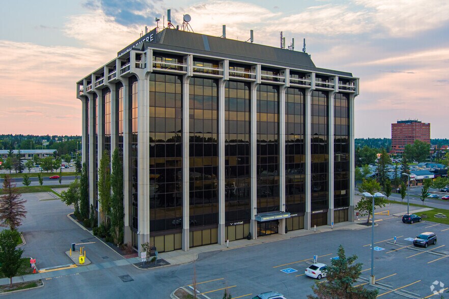 11012 Macleod Trl SE, Calgary, AB à louer - Photo de l’immeuble – Image 1 sur 11