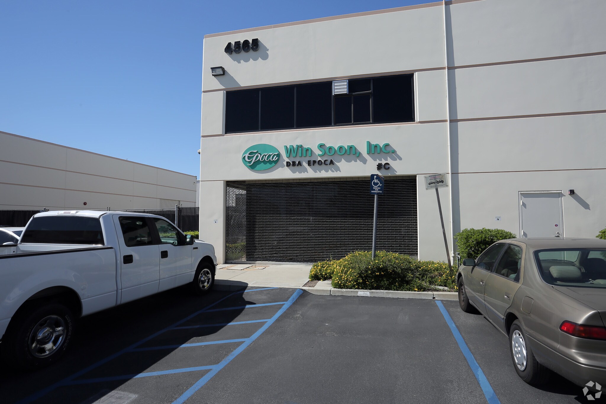 4565 Firestone Blvd, South Gate, CA à vendre Photo de l’immeuble– Image 1 sur 4