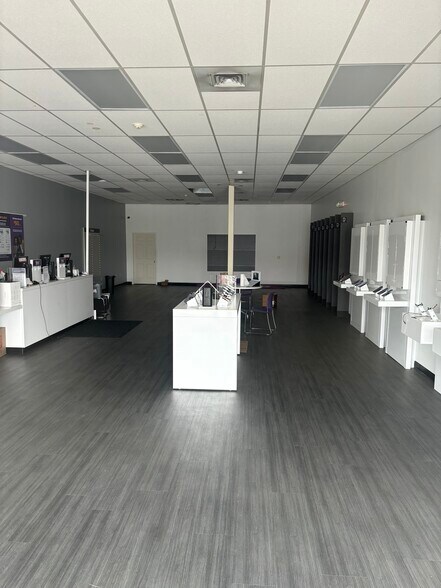 223 S Willow St, Manchester, NH à louer - Photo de l’immeuble – Image 1 sur 2