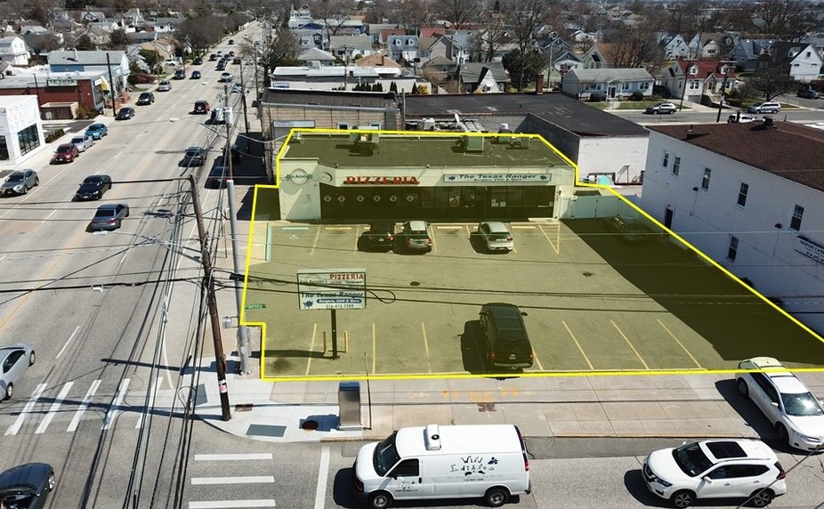 365 Atlantic Ave, Freeport, NY à vendre - Photo de l’immeuble – Image 2 sur 51