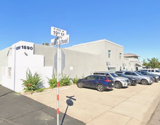 1890 E Indian School Rd, Phoenix, AZ à vendre Photo de l’immeuble– Image 1 sur 3