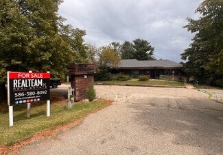 Plus de détails pour 701 S Creyts Rd, Lansing, MI - Bureau à vendre