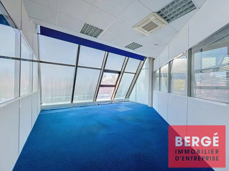 Bureau dans Cannes à louer - Photo de l’immeuble – Image 3 sur 6