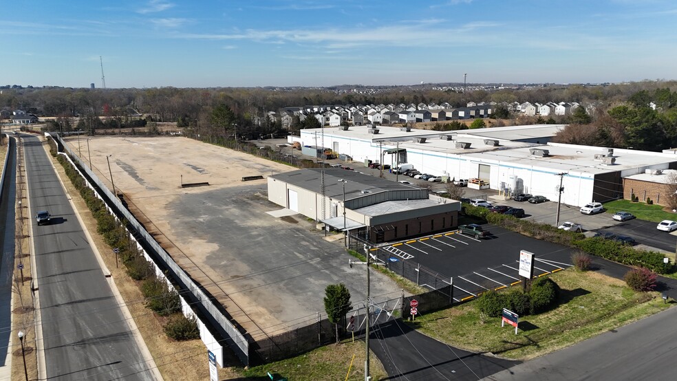 10256 Industrial Dr, Pineville, NC à louer - Photo de l’immeuble – Image 3 sur 10