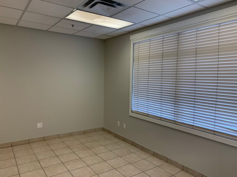 7609 42nd St, Leduc, AB à louer - Photo intérieure – Image 2 sur 6