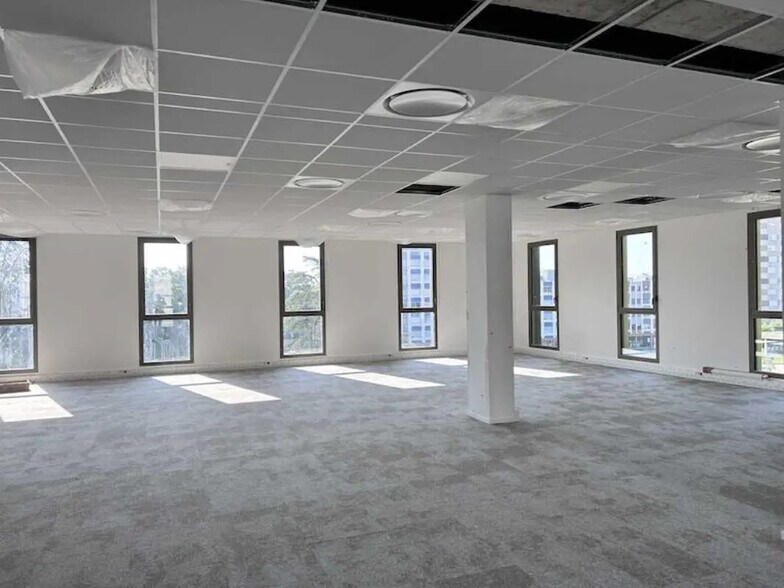 1512 Avenue Charles De Gaulle, Mâcon à louer - Photo de l’immeuble – Image 3 sur 5