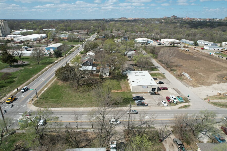 1835 Haskell Ave, Lawrence, KS à vendre - Aérien – Image 2 sur 4