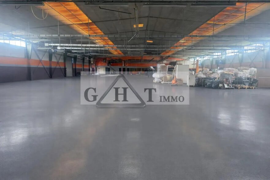 Industriel/Logistique dans Gretz-Armainvilliers à vendre - Photo de l’immeuble – Image 2 sur 6