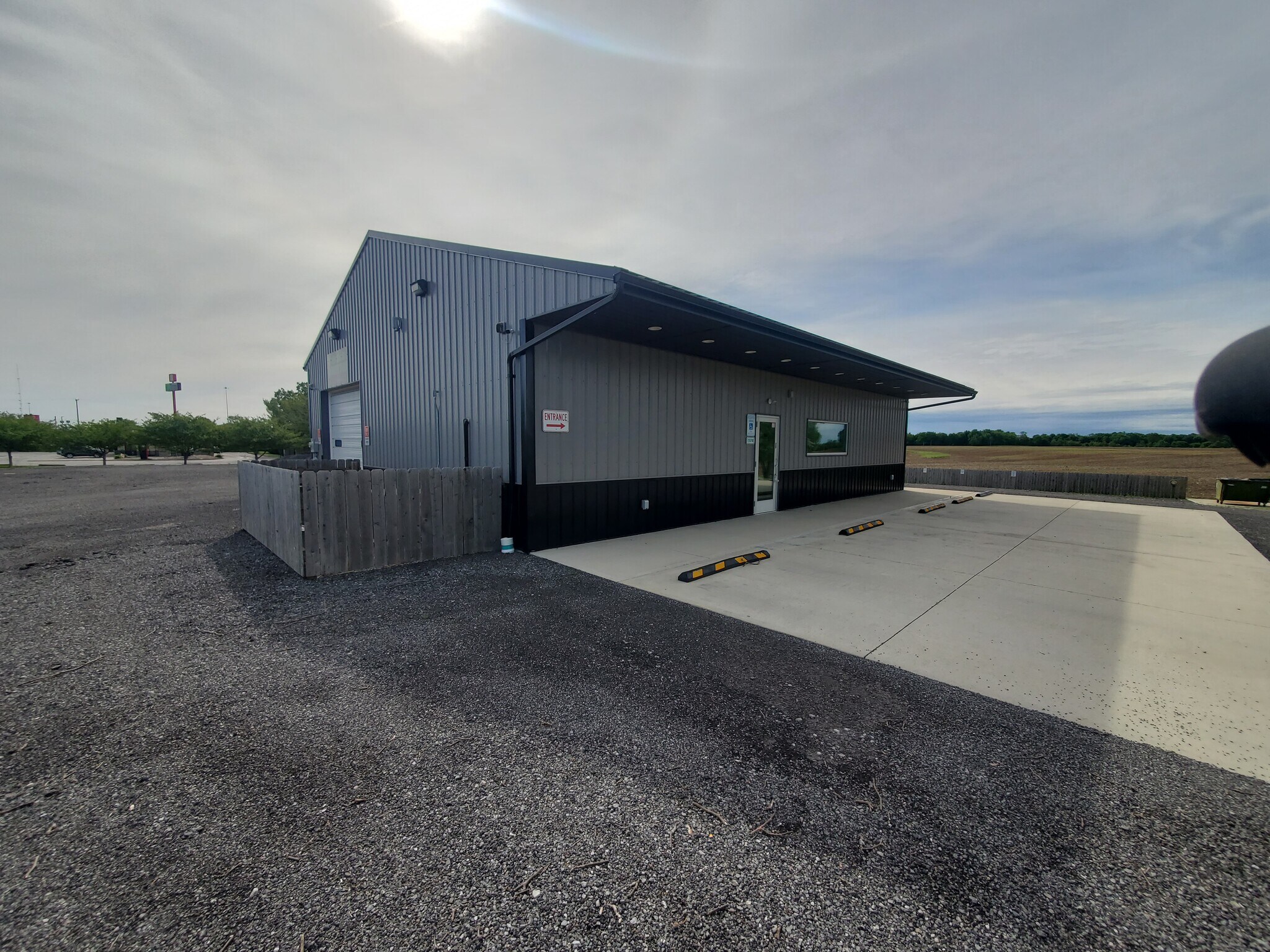 1579 E Wyandot Ave, Upper Sandusky, OH à vendre Photo principale– Image 1 sur 24