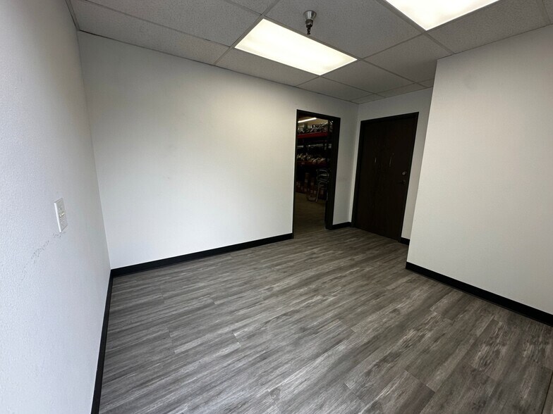 2889 Bunsen Ave, Ventura, CA à vendre - Photo de l’immeuble – Image 2 sur 5