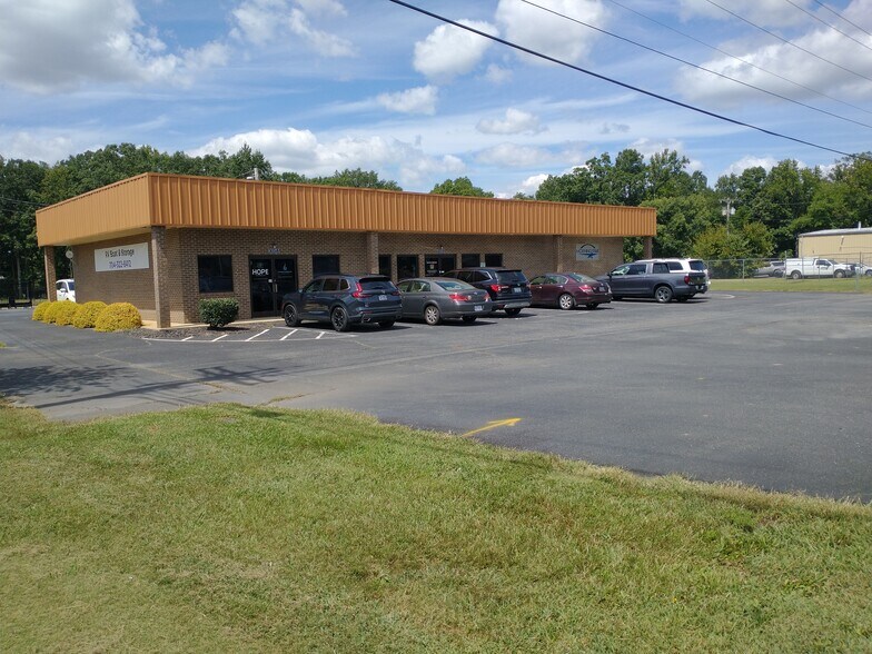 303 Highway 740, Albemarle, NC à vendre - Photo de l’immeuble – Image 1 sur 25