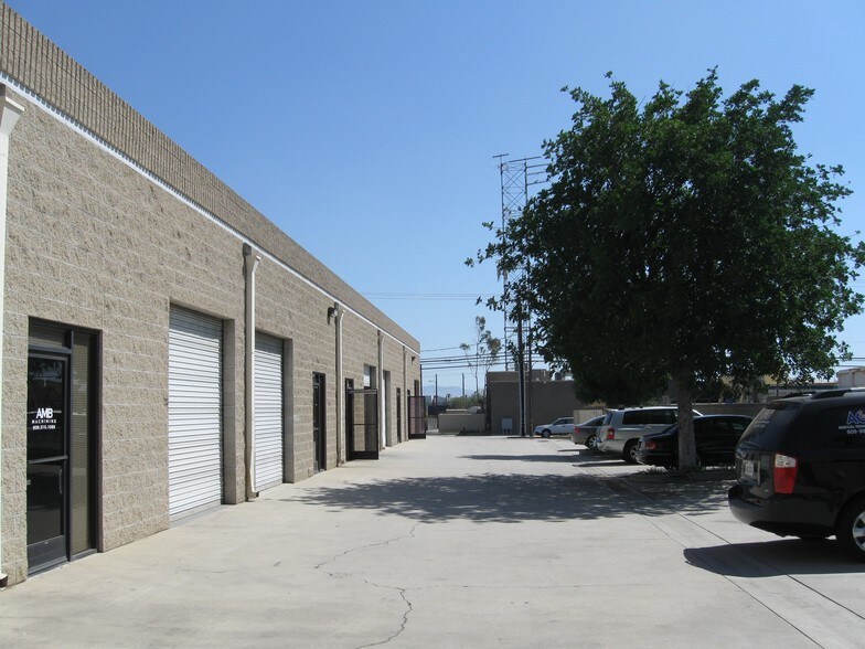 1256 W Brooks St, Ontario, CA à louer - Photo de l’immeuble – Image 2 sur 14