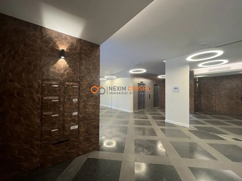 Bureau dans Courbevoie à vendre - Photo de l’immeuble – Image 2 sur 13