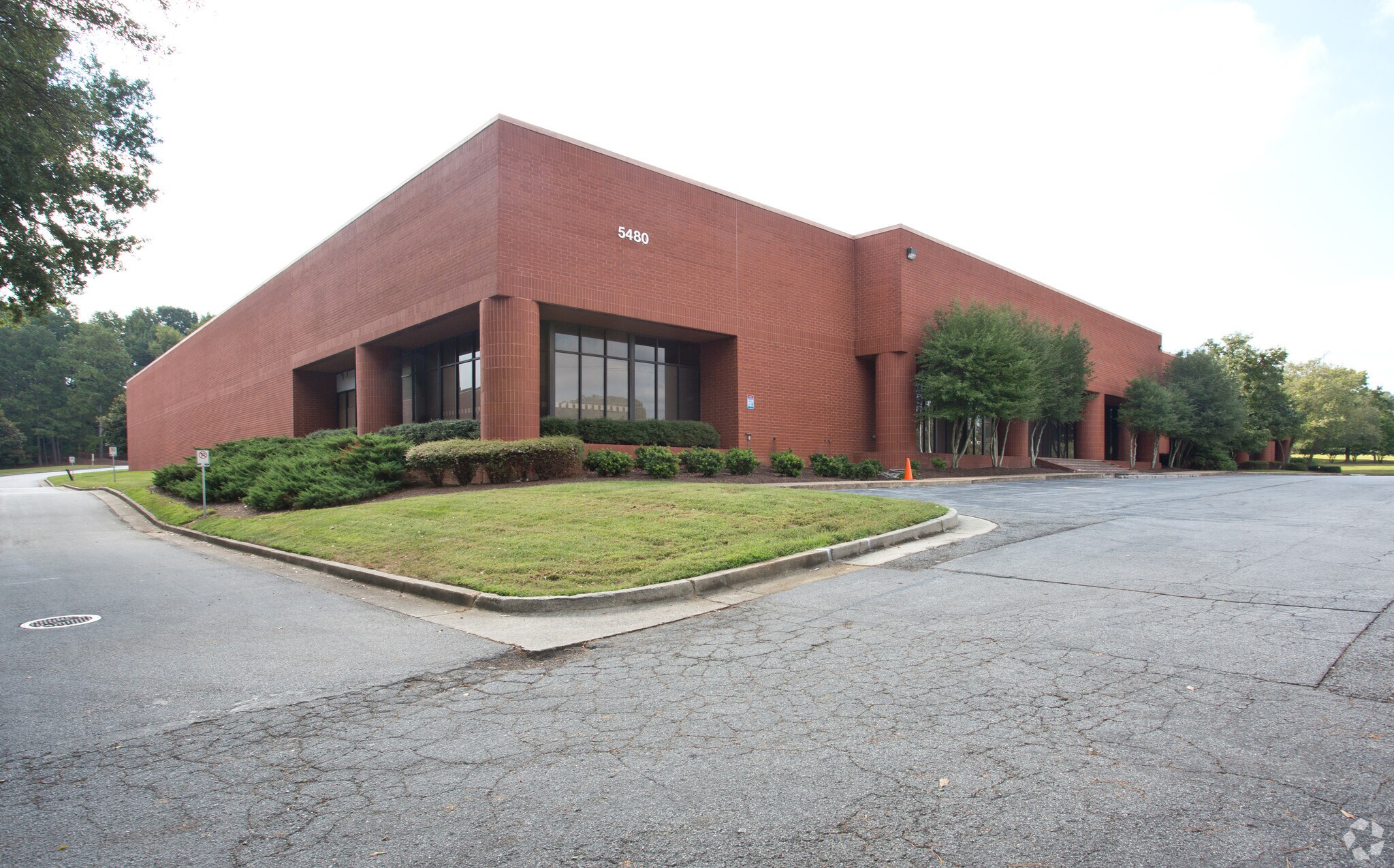 5480-5490 Fulton Industrial Blvd SW, Atlanta, GA à louer Photo principale– Image 1 sur 8