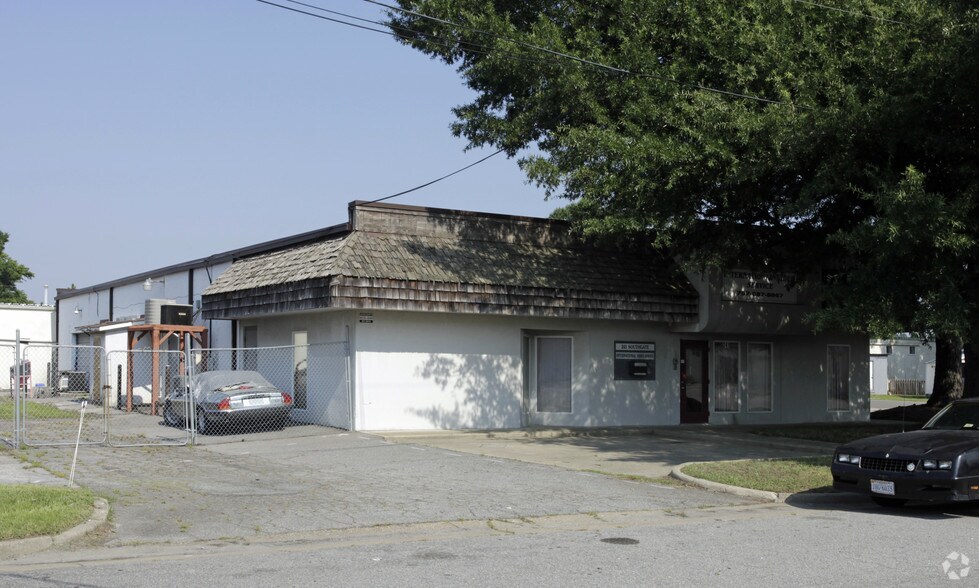 5001-5003 Admiral Wright Rd, Virginia Beach, VA à louer - Photo de l’immeuble – Image 3 sur 6