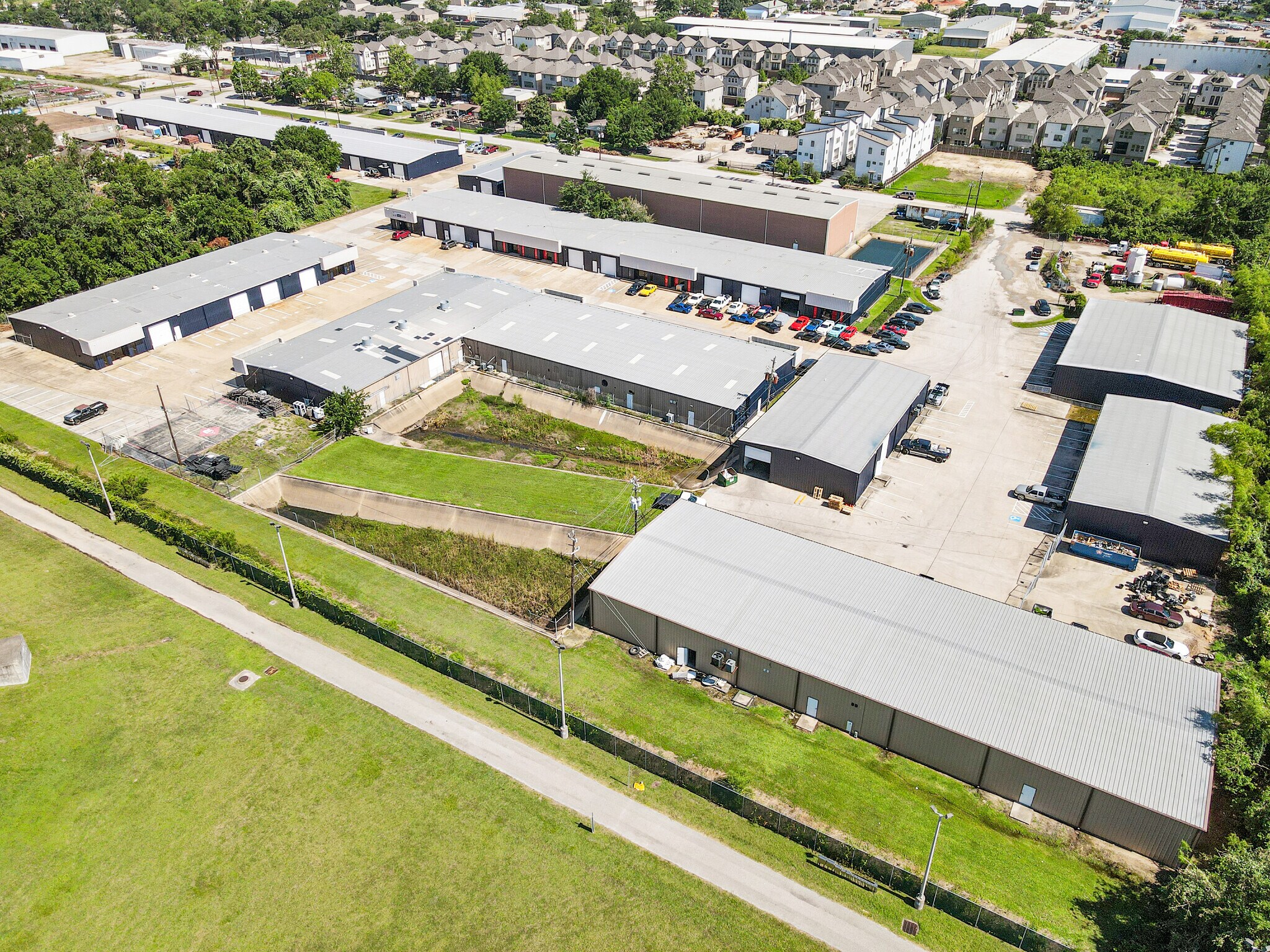 1500 Brittmoore Rd, Houston, TX à louer Photo principale– Image 1 sur 29