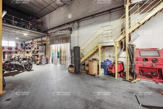 Local d’activités dans Brétigny-sur-Orge à louer Photo de l’immeuble– Image 1 sur 8