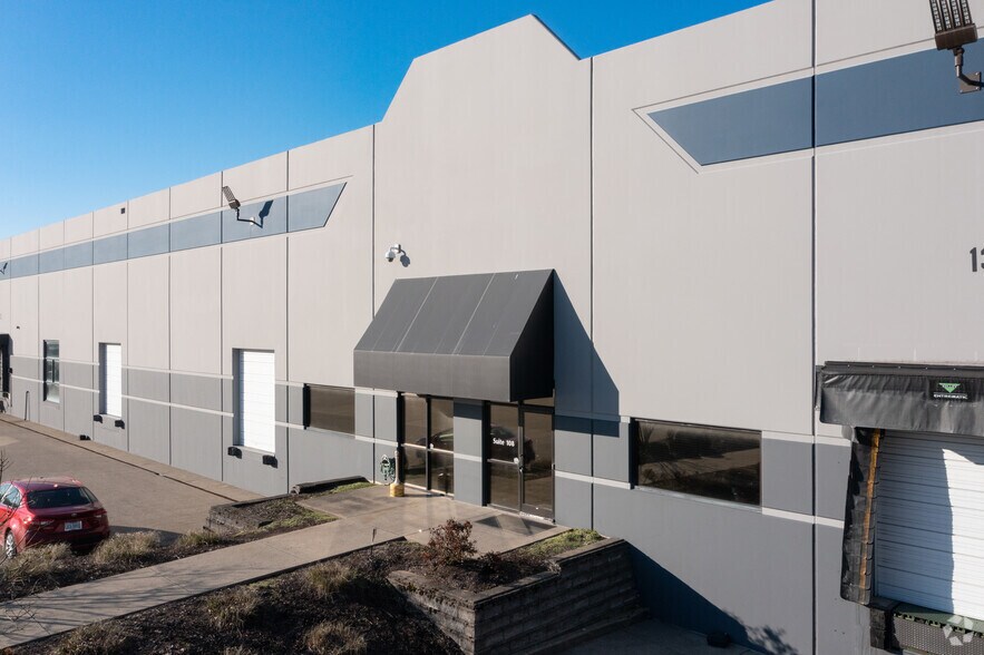 9200 Brookfield Ct, Florence, KY à louer - Photo de l’immeuble – Image 2 sur 5